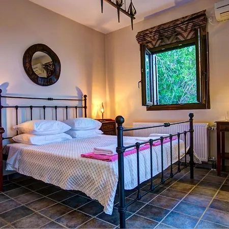 Villa Sleeps 6 Pool Air Con Wifi