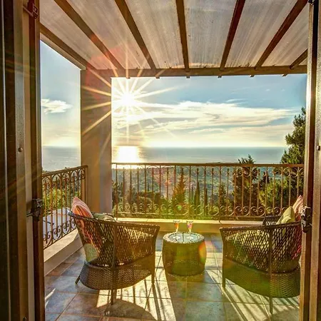 Sleeps 6 Pool Air Con Wifi *