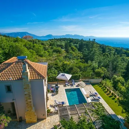 Sleeps 6 Pool Air Con Wifi *